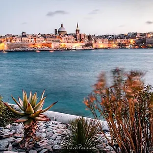 Apartment Exceptional 3-bedroom Apartment, - Tigne Point!, Sliema