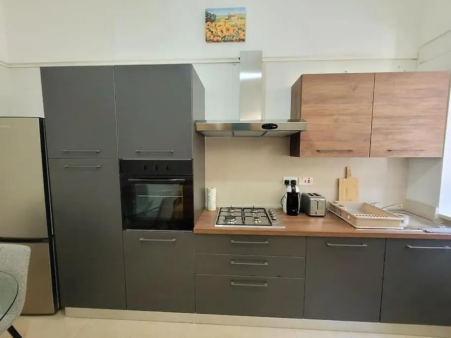 Sunflower Maltese House In Sliema Apartment