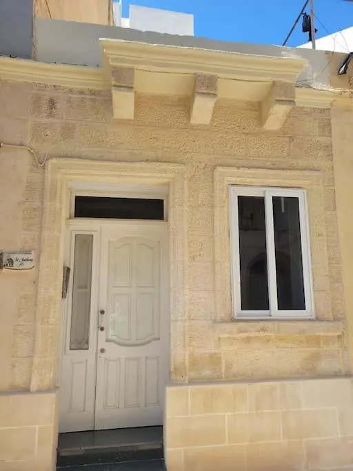 Sunflower Maltese House In سليمة 0*,