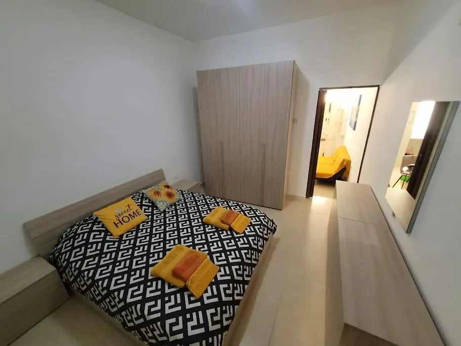 Apartment Sunflower Maltese House In Sliema