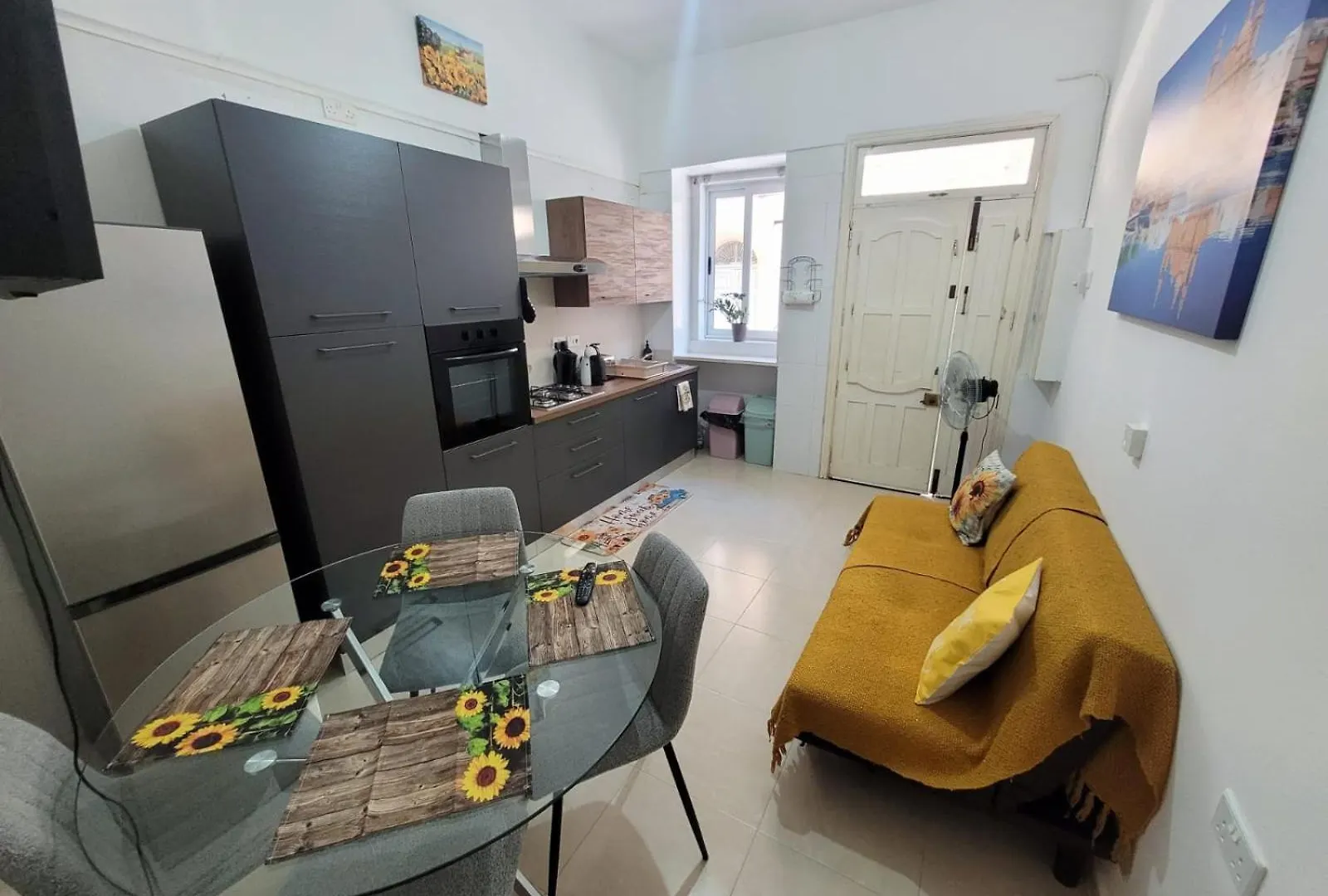 Sunflower Maltese House In Sliema Malta