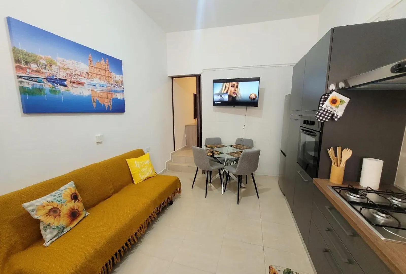 Sunflower Maltese House In سليمة مالطا