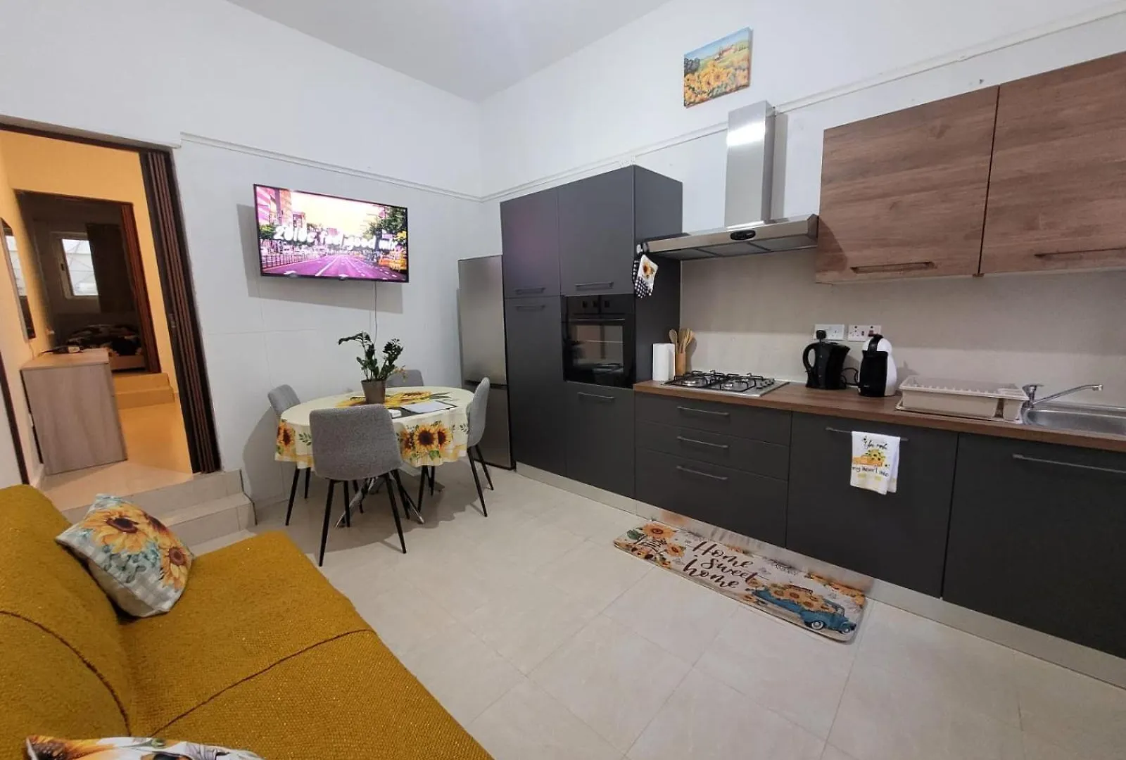 Sunflower Maltese House In Sliema Malta
